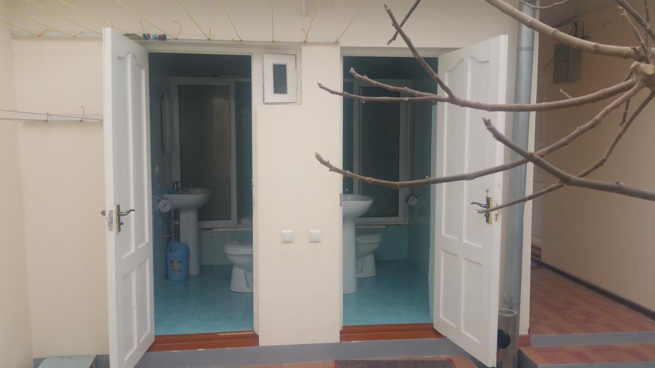 Gulnara Guesthouse Tasjkent Exteriör bild