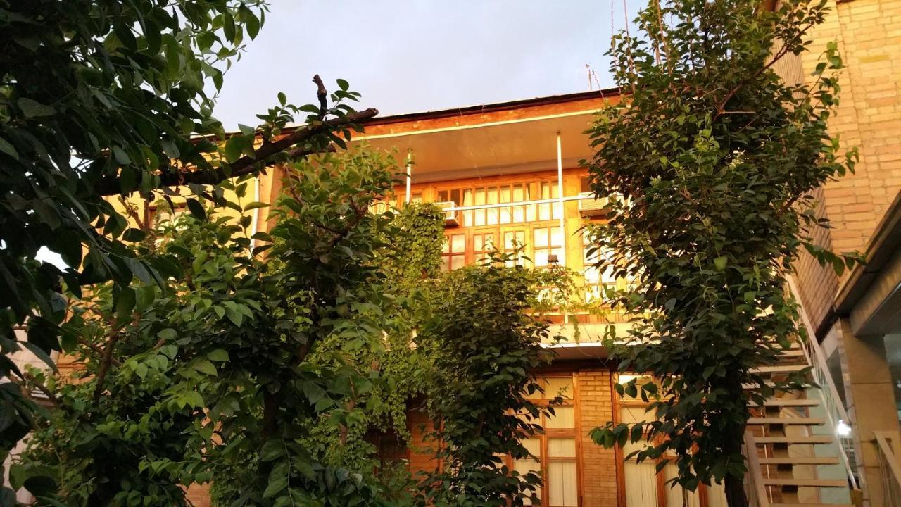 Gulnara Guesthouse Tasjkent Exteriör bild