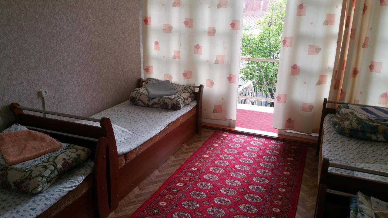 Gulnara Guesthouse Tasjkent Exteriör bild