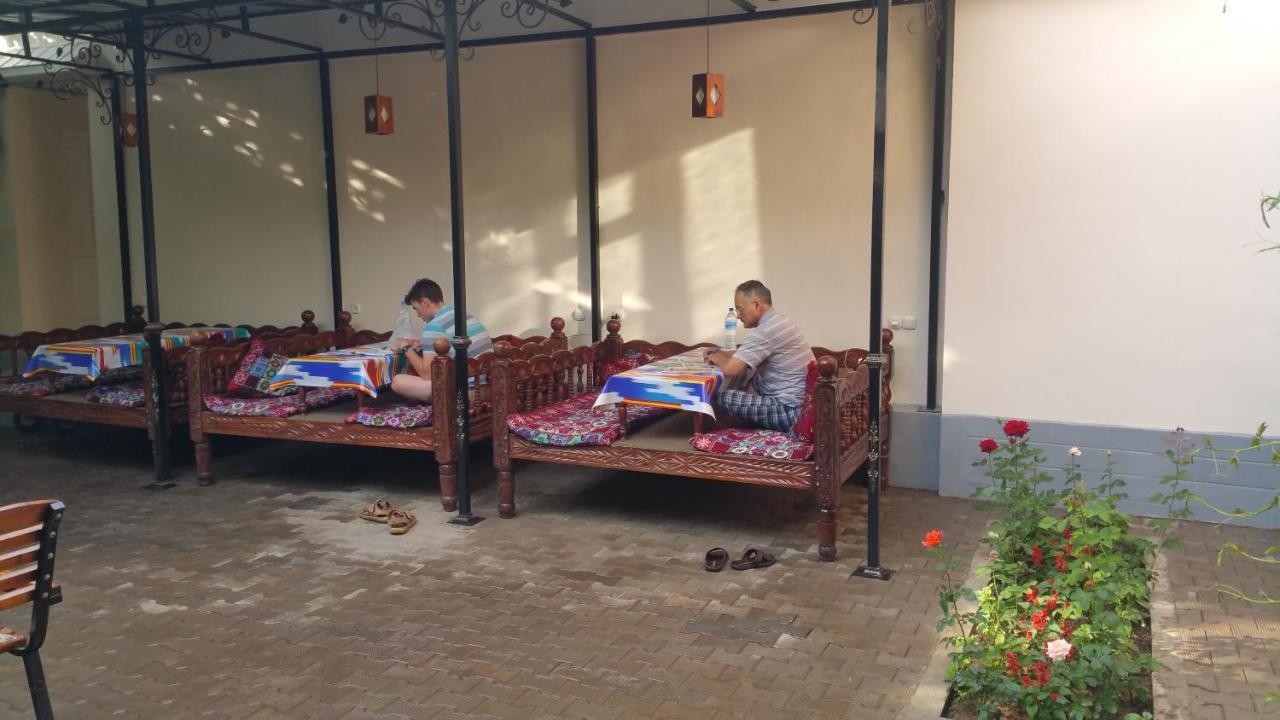 Gulnara Guesthouse Tasjkent Exteriör bild